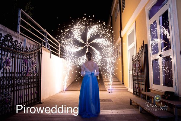fuochi d'artificio per matrimonio, fontane a fiamma fredda, effetti scenografici, 