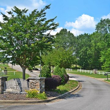 Entrance at Lake Pointe Scottsboro Alabama