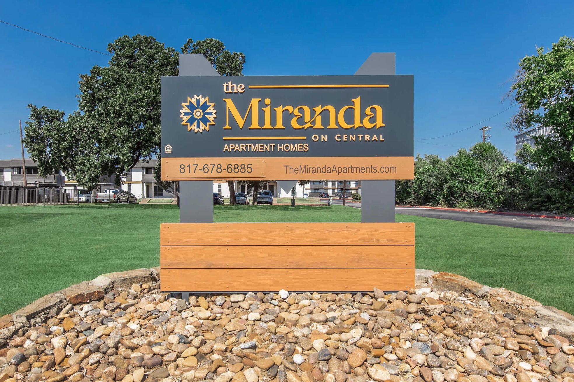 Miranda Apartments