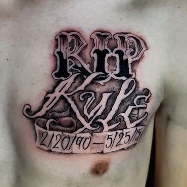 Custom lettering memorial tattoo. Mixed style, mixed scripts. RIP Kyle