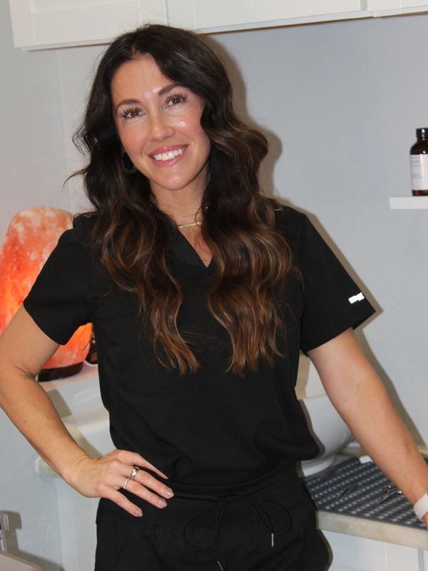 Deanna is a Certified Esthetician and Face Reality Acne Specialist.