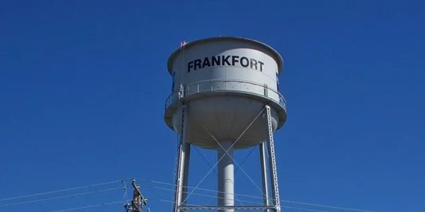 Frankfort, IL water tower. Frankfort, IL restaurant.