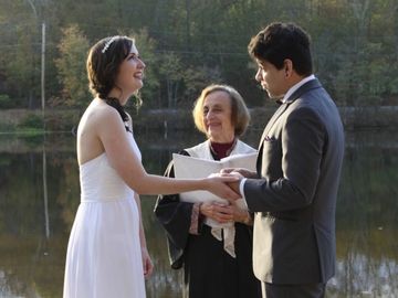 Lovely setting by the lake
