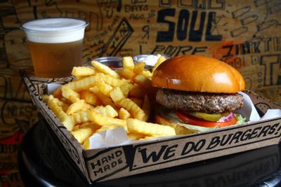 Meat Bar Burger Sarona | Burger Review