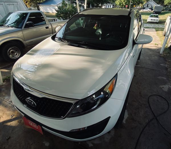 Exterior auto detail on Kia Sport