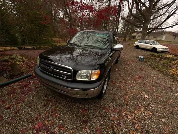 Exterior auto detail on Toyota Tundra