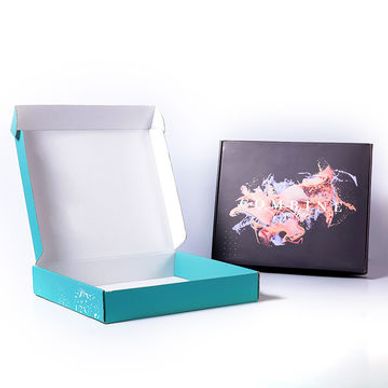 Custom made delivery box for online sellers.