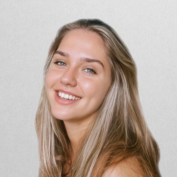 Photo of Sonja smiling. 