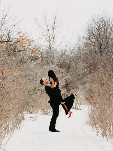 Winnipeg Wedding Photographer. Engaged couple in snow.