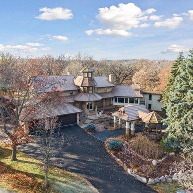 Large Home for Sale in Shakopee, MN