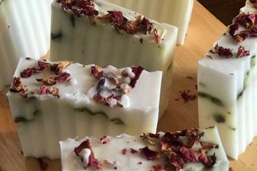 Empress Throne Rose Shea Butter Bars are enriched with organic ingredients of Shea butter and Vitami