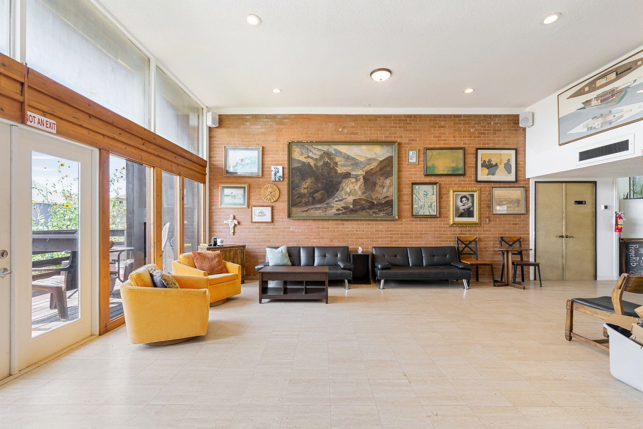 Belles Sea Inn — gallery preview 2