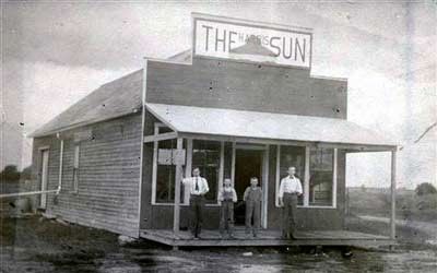 The Harris Sun newspaper office, 1909.  Bert Fry and Lee Leftwich are editors.