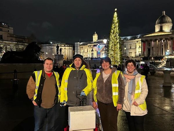 Volunteers from the charity Help 4 the Homeless, helping homeless people in Central London.