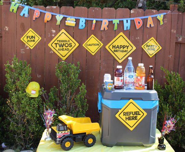 Construction birthday party decorations