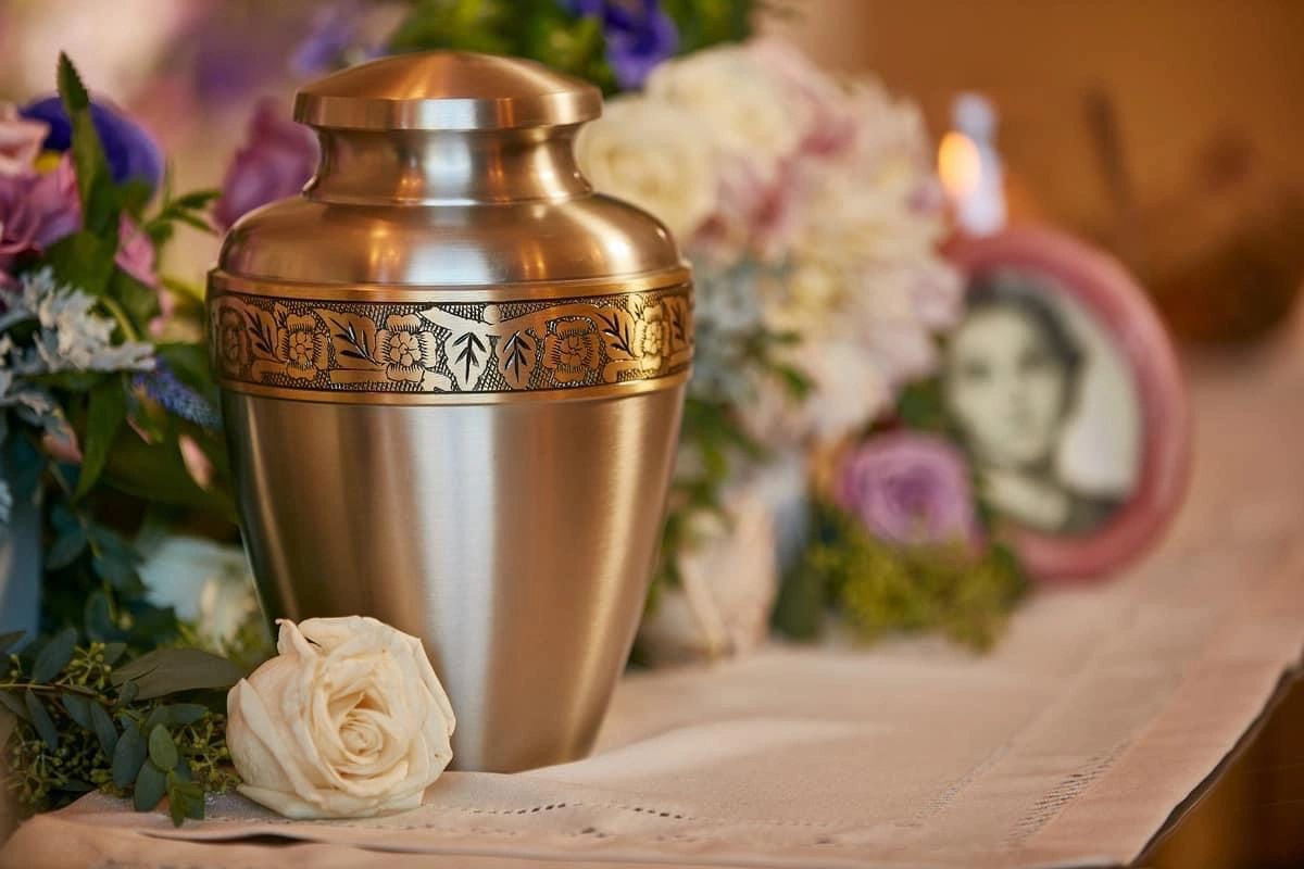 Cremation With A Legacy: The Best Memorial Listings To Keep Your Loved One Forever Visible In Arizona!