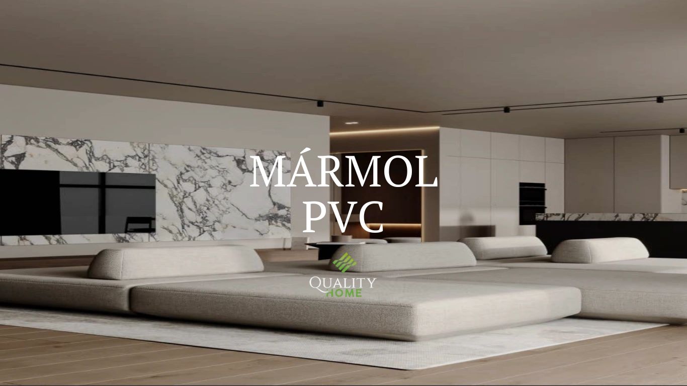 Sala moderna con revestimientos de mármol y PVC, combinando diseño elegante y funcionalidad.