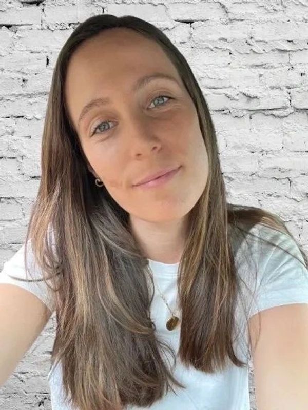 Sarah Burgaud
Migration agent
French speaker
Agent d'immigration francais 
Agent d'immigration Austr