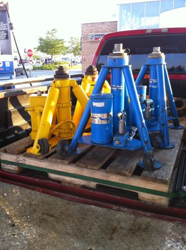 hydraulic jacks