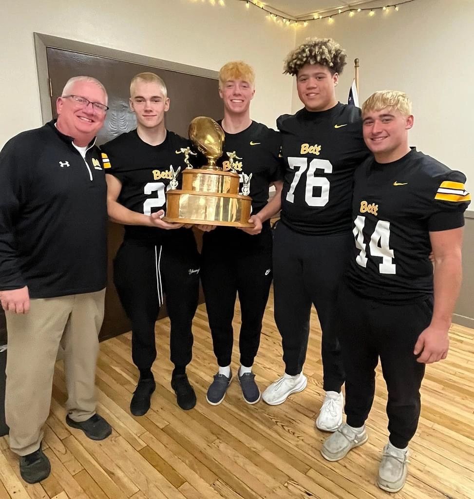 Bulldogs awarded George J. McCabe Sr. Memorial Trophy