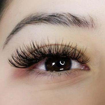 Classic/Volume Hybrid Eyelash Extensions