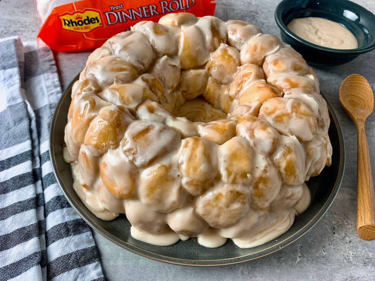 Brown Sugar Cinnamon Monkey Bread ⋆ Real Housemoms