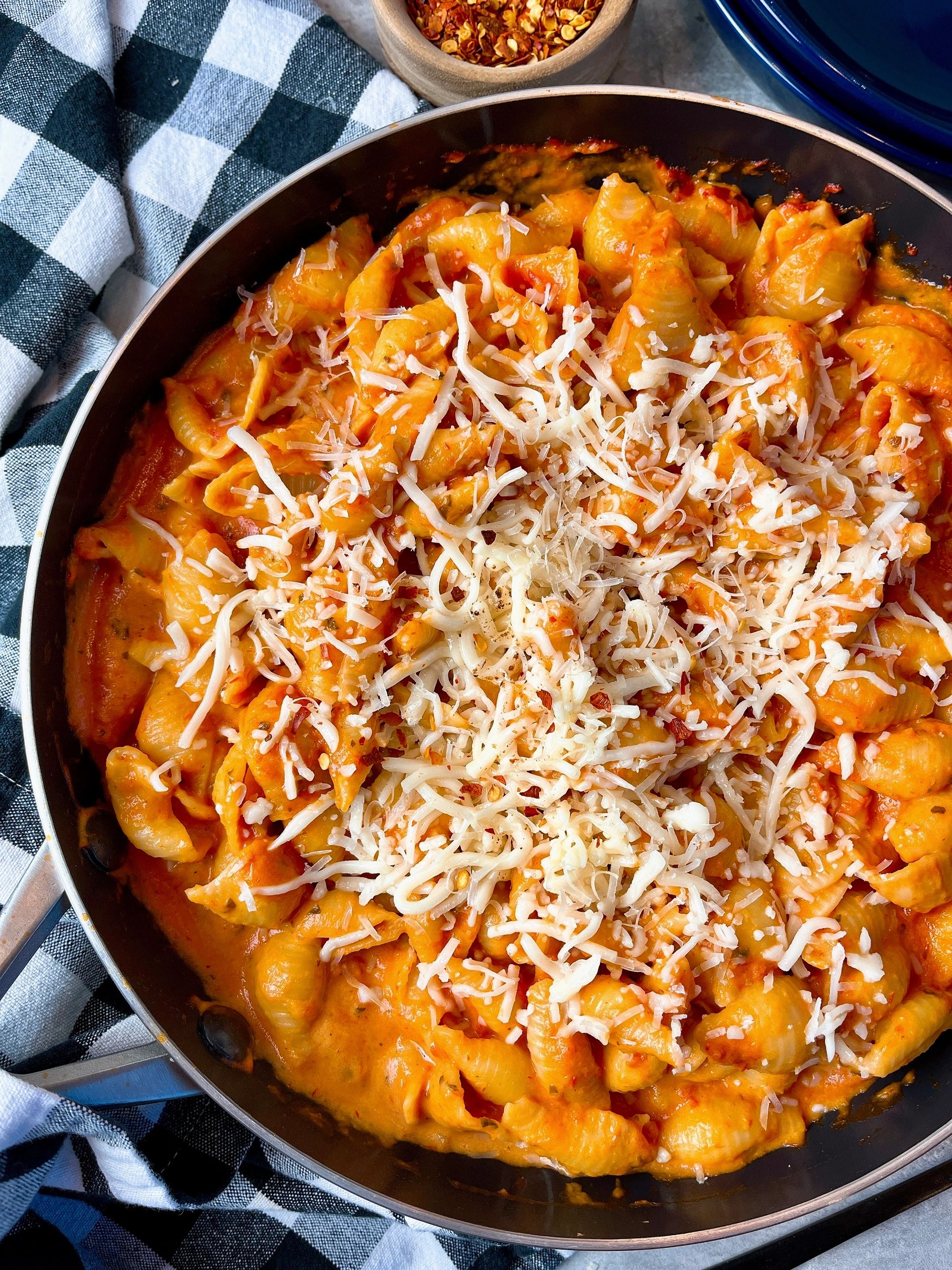 Pasta Shells in Creamy Vodka Marinara Sauce