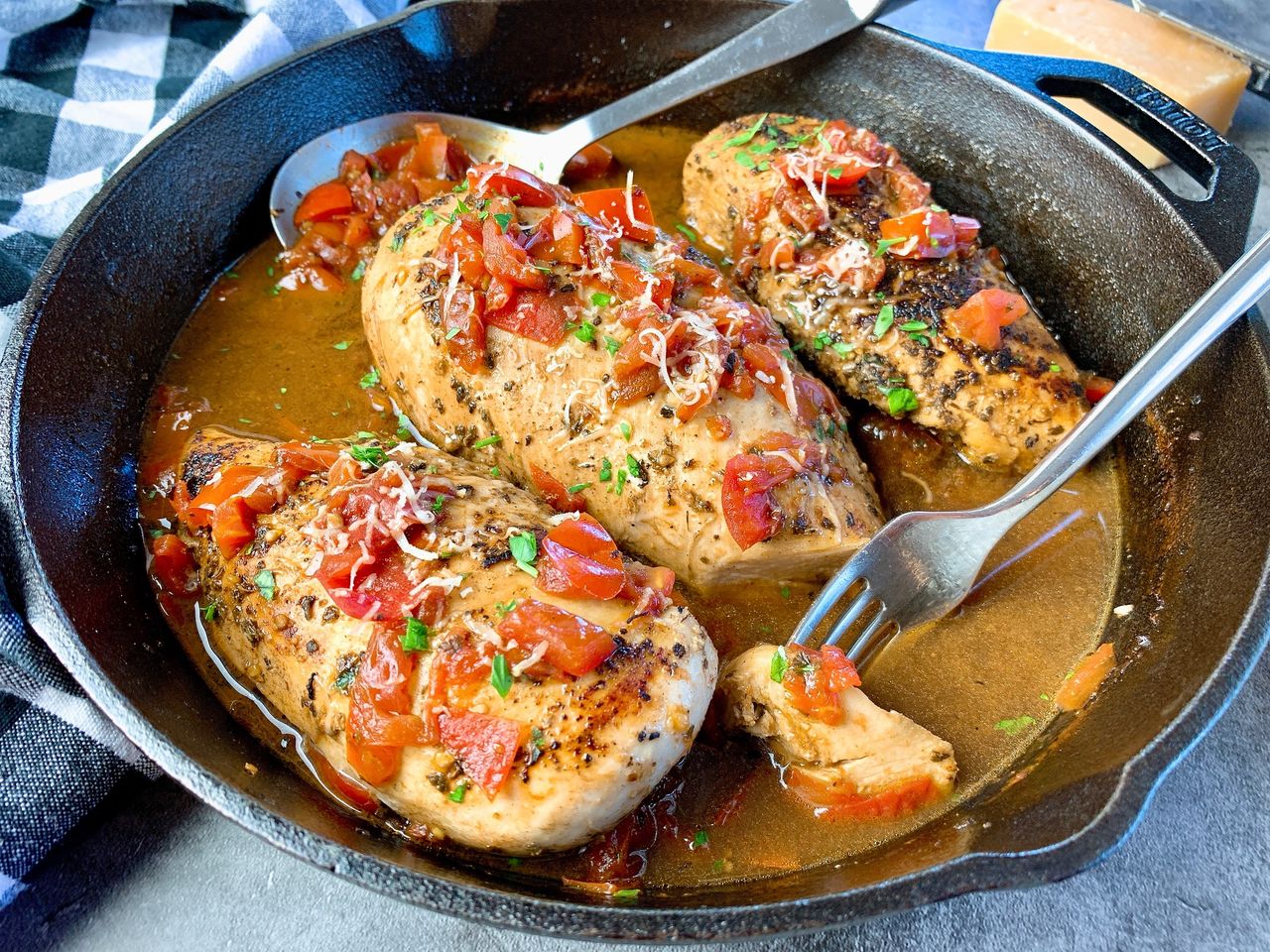 Chicken with Fresh Tomato Sauce