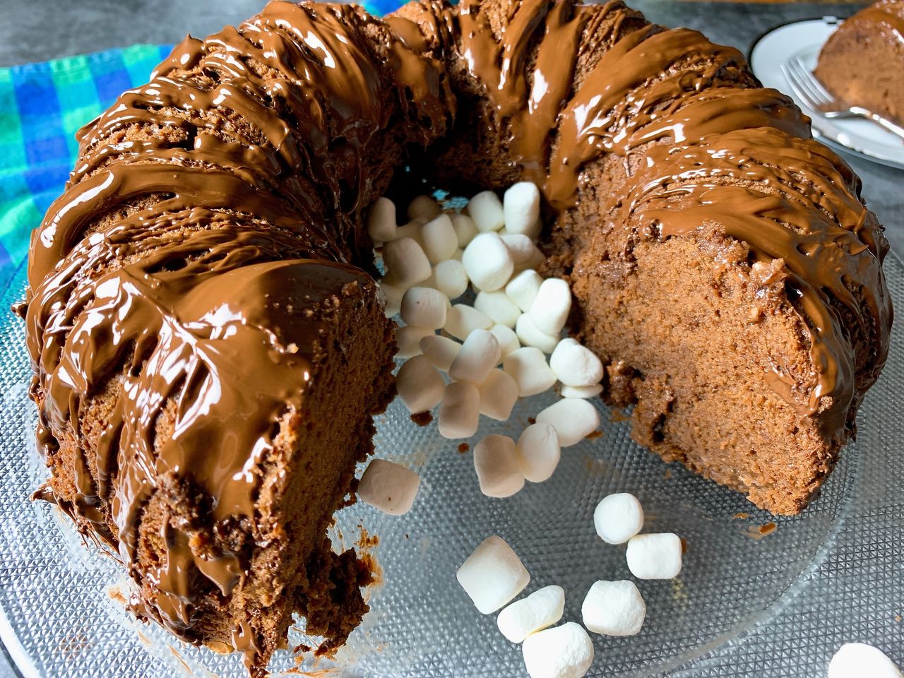 How to Bake & Get a Bundt Cake out of the Pan Perfectly - Frosting and  Fettuccine