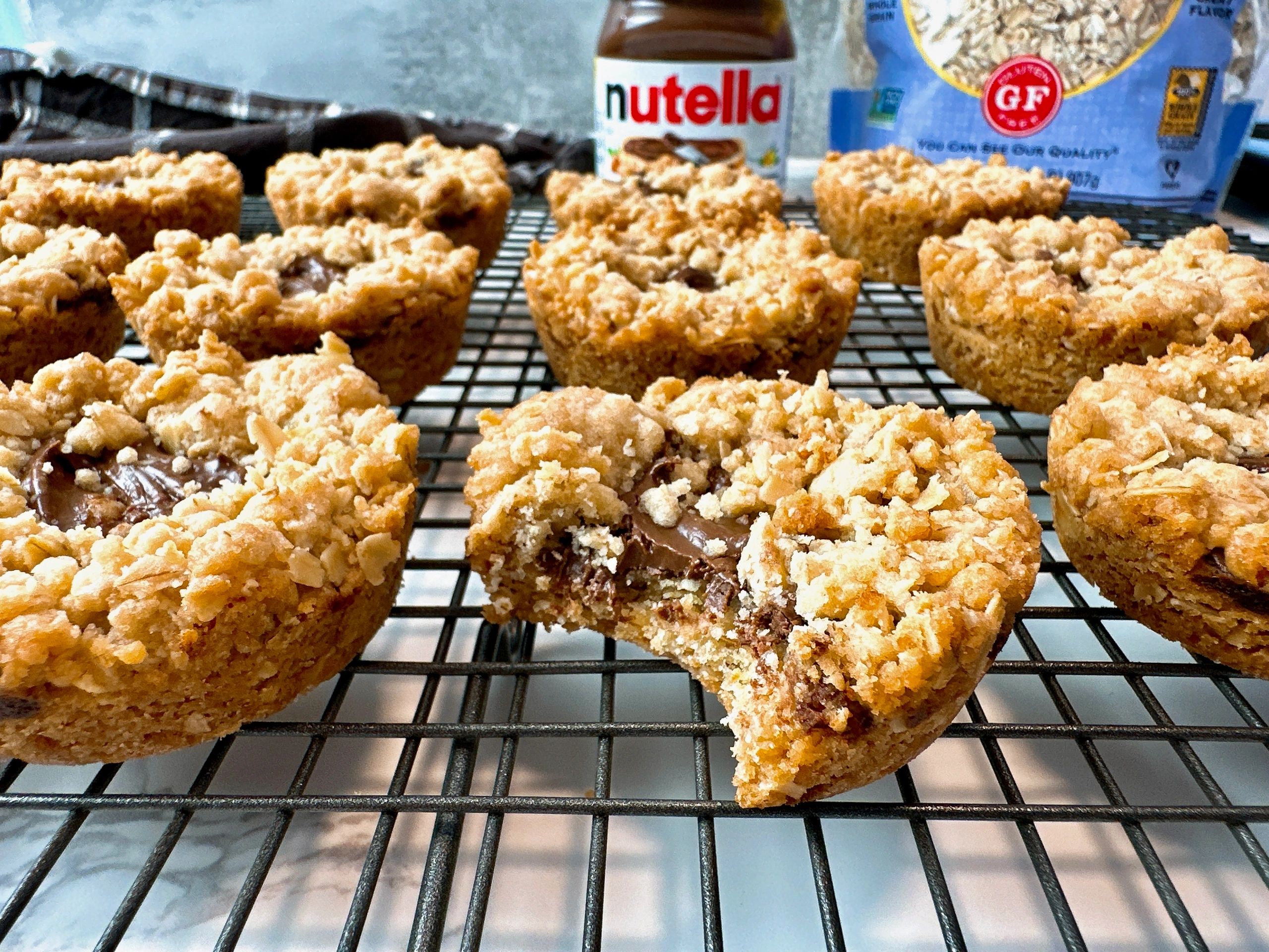 Oatmeal Crumble Cookies with Nutella