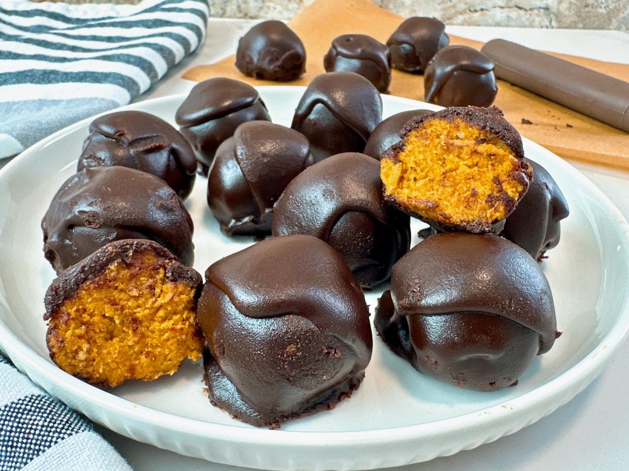 Vegan Pumpkin Spice Chocolate Bonbons