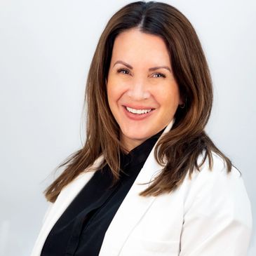 GABRIELLE CLINGAN RN, LSO, Certified Aesthetic Injector