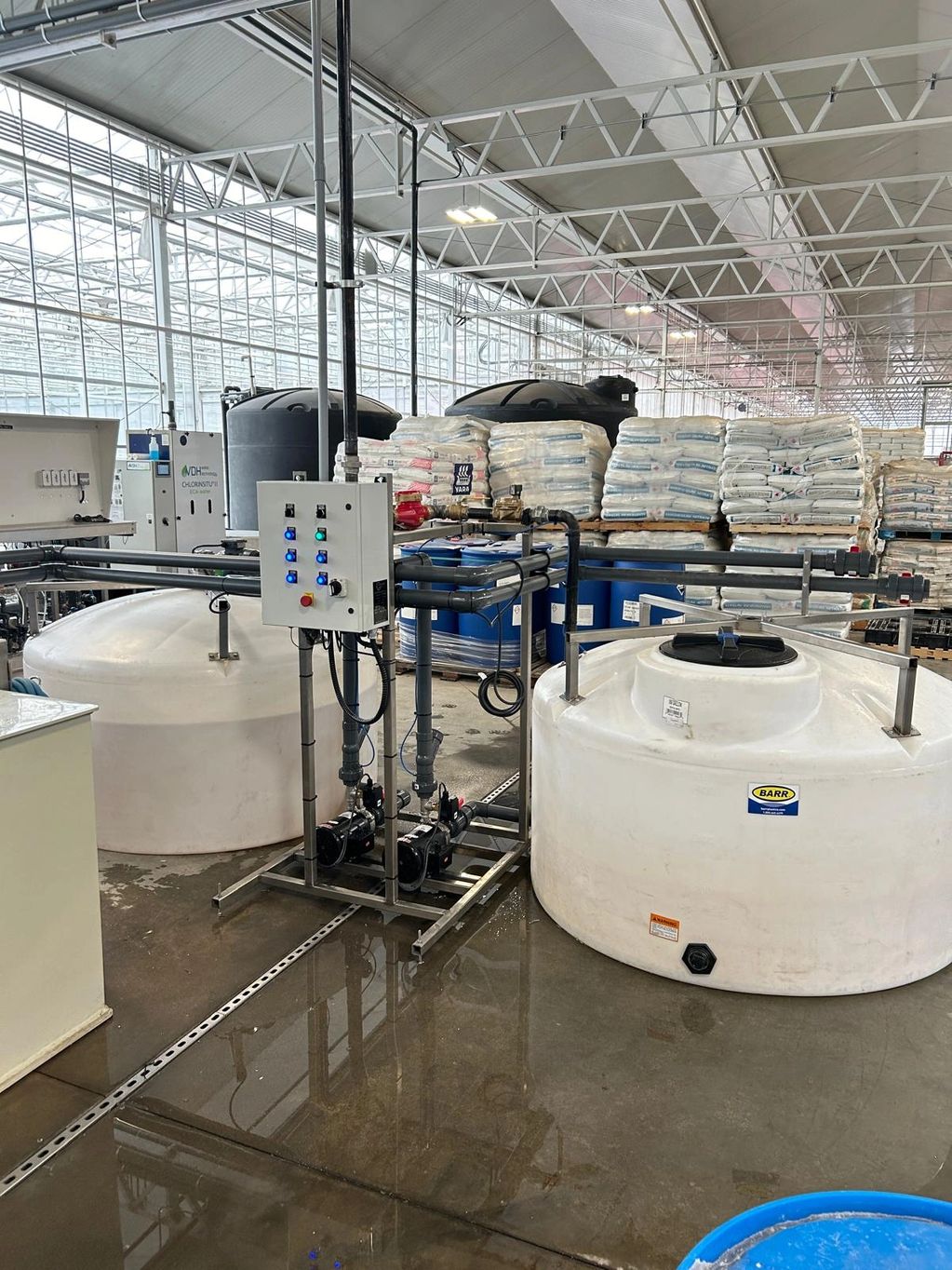 hot water fertilizer batching system for horticulture plants and flowers
