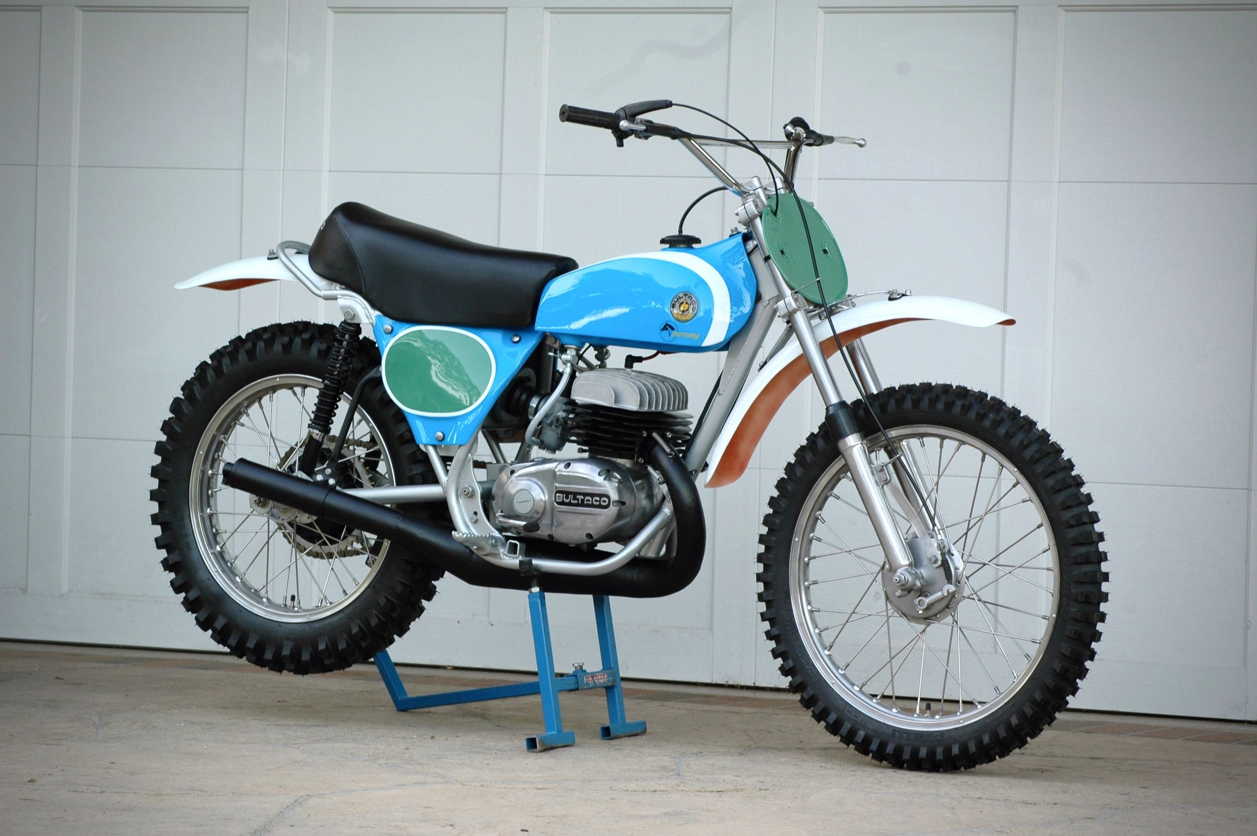 1974 Bultaco 250 Pursang vintage motocross bike restoration