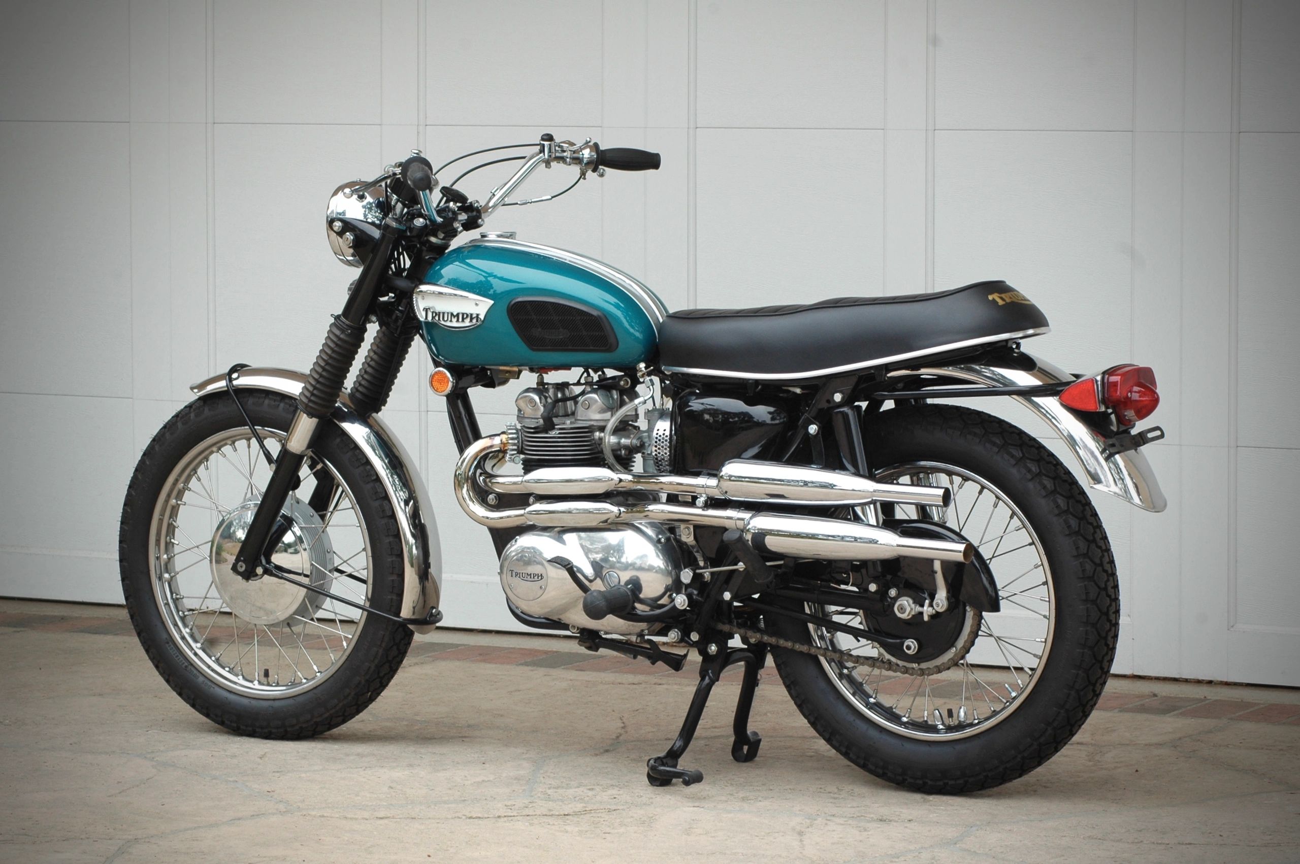 1968 Triumph T100C restored vintage scrambler bike