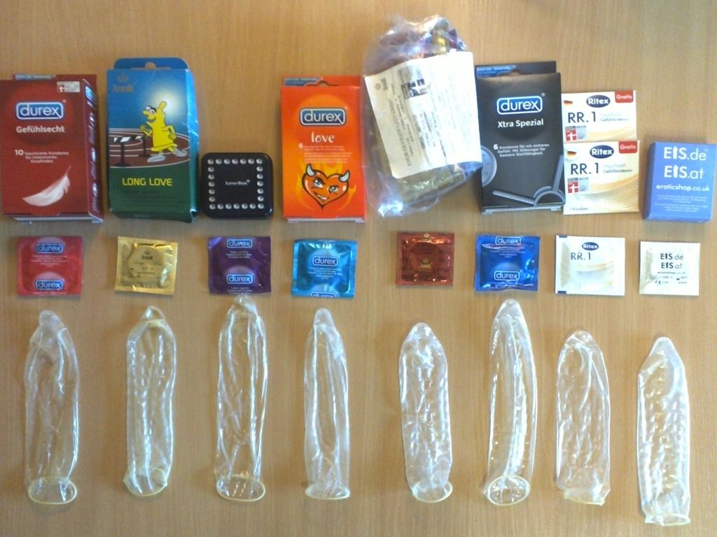 Various types (8 in total) of external durex condoms side by side