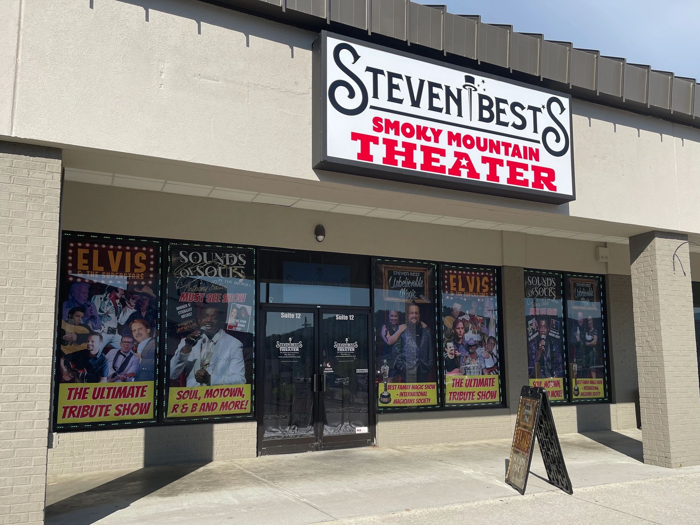 Steven Best’s Smoky Mountain Theater home to three pigeon forge shows 