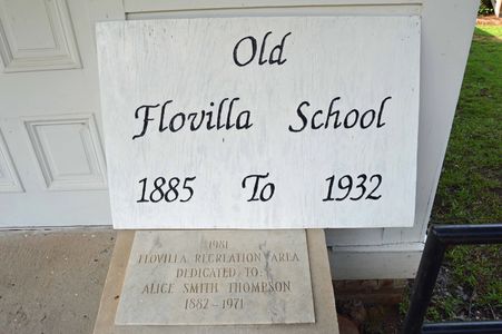 Sign for Old Florilla School from 1885 to 1932.