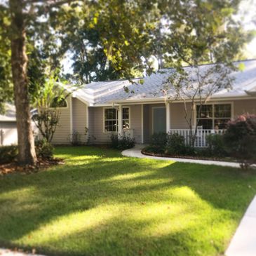 <img alt= “sunny front yard photo” src=”sunny front yard.jpg”>