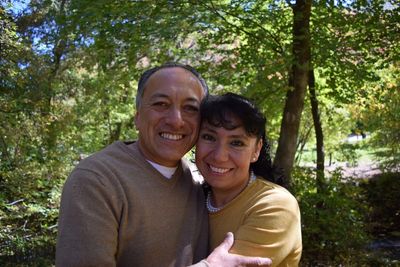 Meet Luis and iliana. When you call iliana answers the phone and Luis goes to your home. 