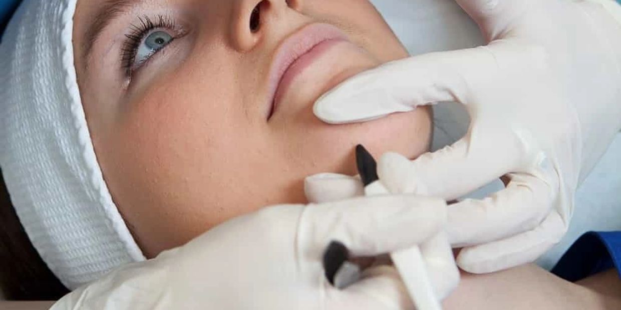 ELECTROLYSIS  IN YORKVILLE
PETALS YORKVILLE BEAUTY BROW AND LASH BAR