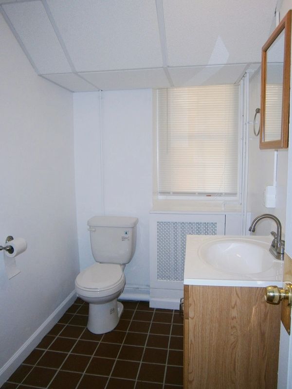1/2 bathroom
