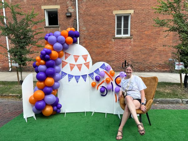 backdrop display for an outdoor vendor event