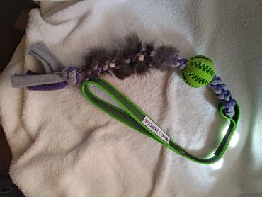 Leksak med kaninpäls och boll!