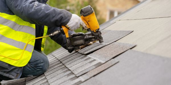 Roofer image