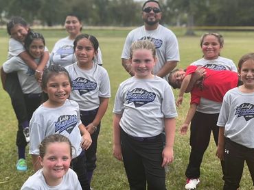 8u Lady Bandits 