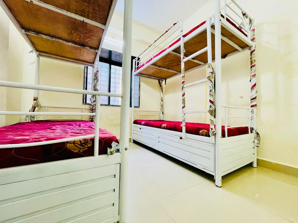 PG with Meals, Wi-Fi & Security in Pune