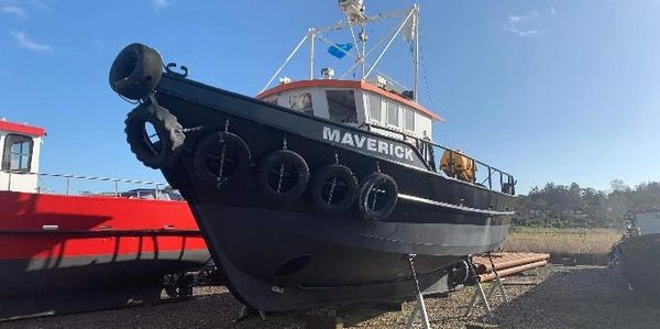 Work boat hire maintenance dredging injection dredging van oord 