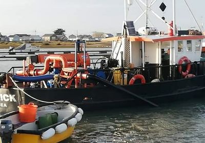 Water injection and silt removal maintenance dredging 