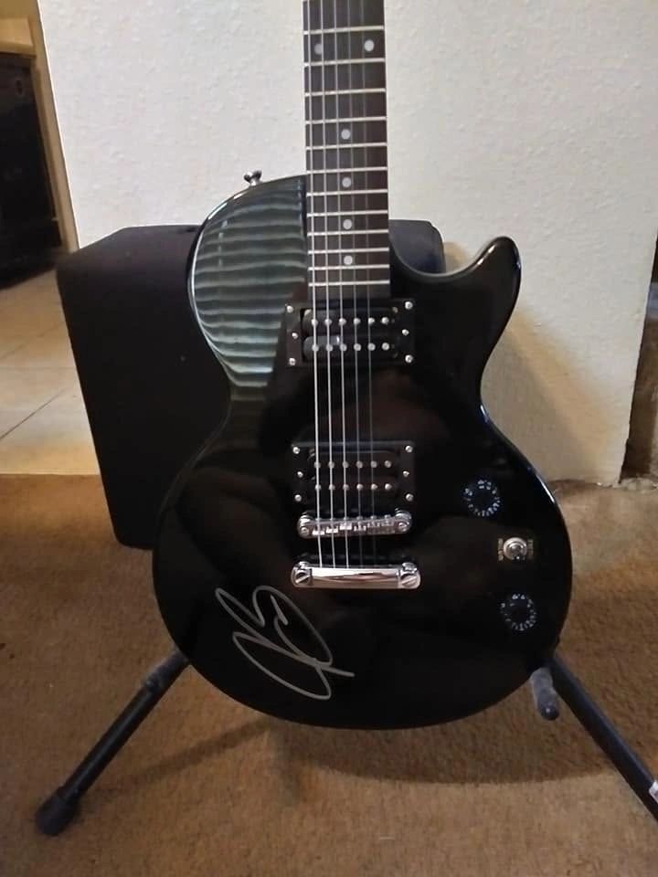 kenny guitar fix 11.jpg
